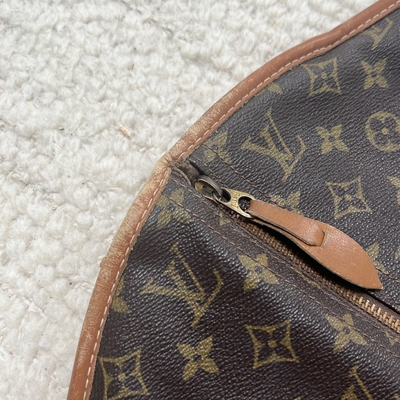 Louis Vuitton Garment Bag - Picture 6 of 13